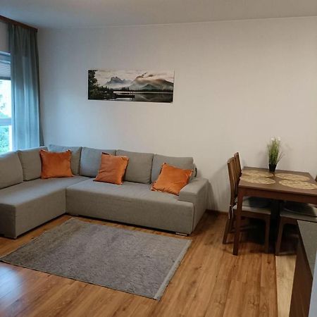 Appartamento Powstancow 32 Zielonka  Esterno foto